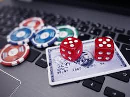 Live-dealer baccarat table on maxwin889 with multi-camera setup